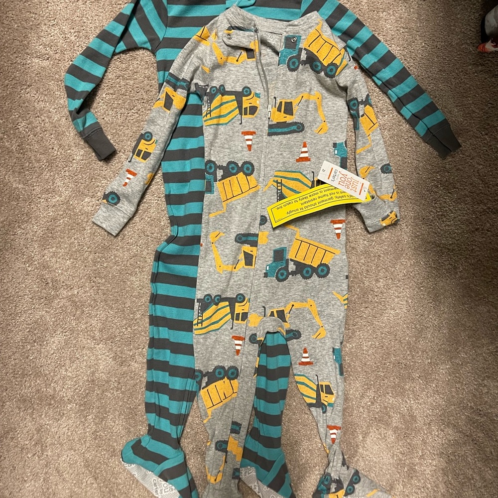 NWT Construction Themed 2 Pack Footed Pajamas 2T